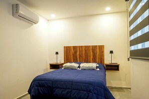 Estudio Deluxe | Espacio para trabajar con laptop, cortinas blackout y wifi gratis 