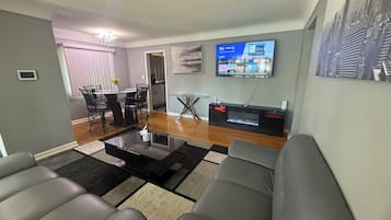 Smart TV, fireplace, video games, table tennis