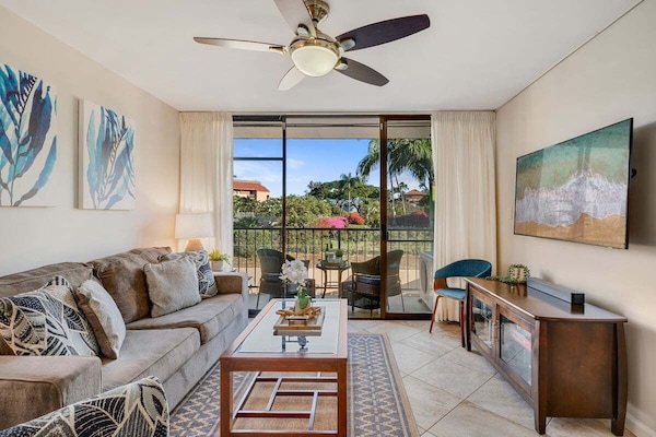 Pacific Shores B303 Living room 1