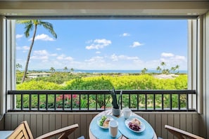 Dining - 2BD Breathtaking Ocean Views with AC & Pool-Wailea Ekolu 907 (Kihei)