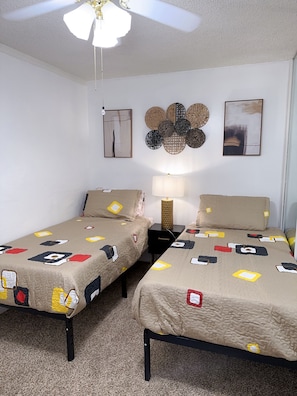 3 bedrooms, iron/ironing board, WiFi, bed sheets