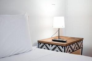 Iron/ironing board, internet, bed sheets