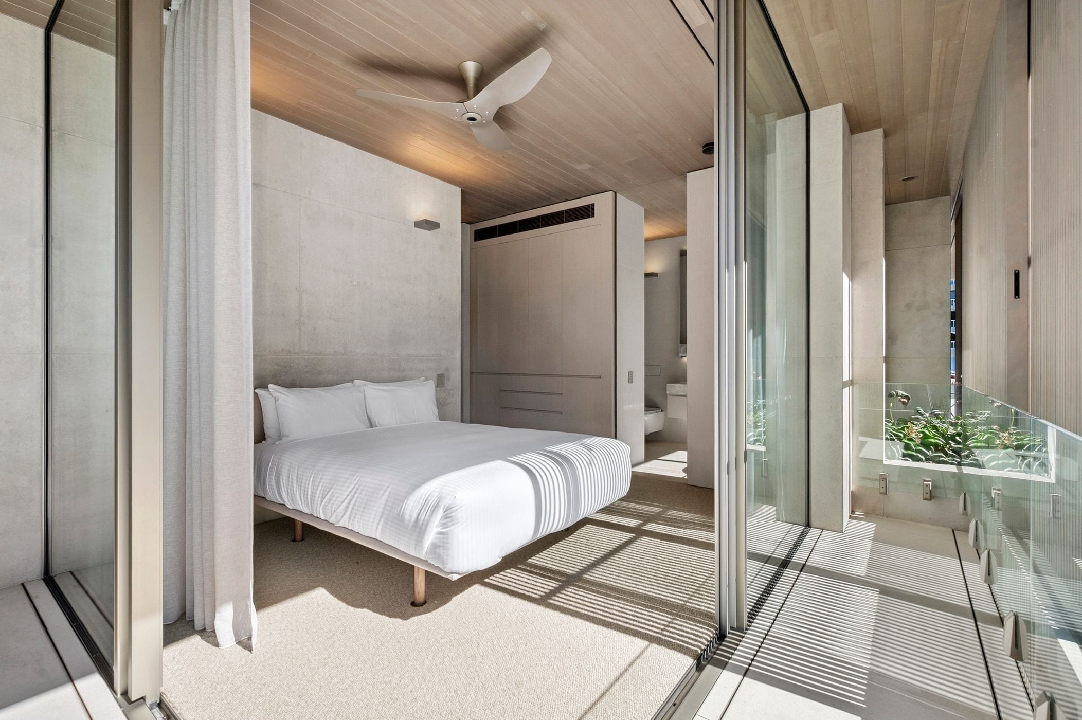 Villa Thirty | Individually decorated, individually furnished, laptop workspace