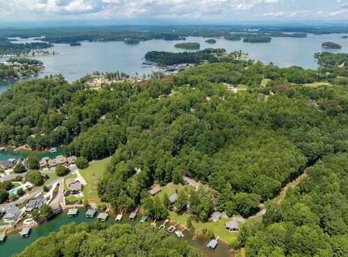 Keoweenie Lake Side Cottage