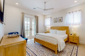 5 habitaciones, tabla de planchar con plancha, internet y ropa de cama