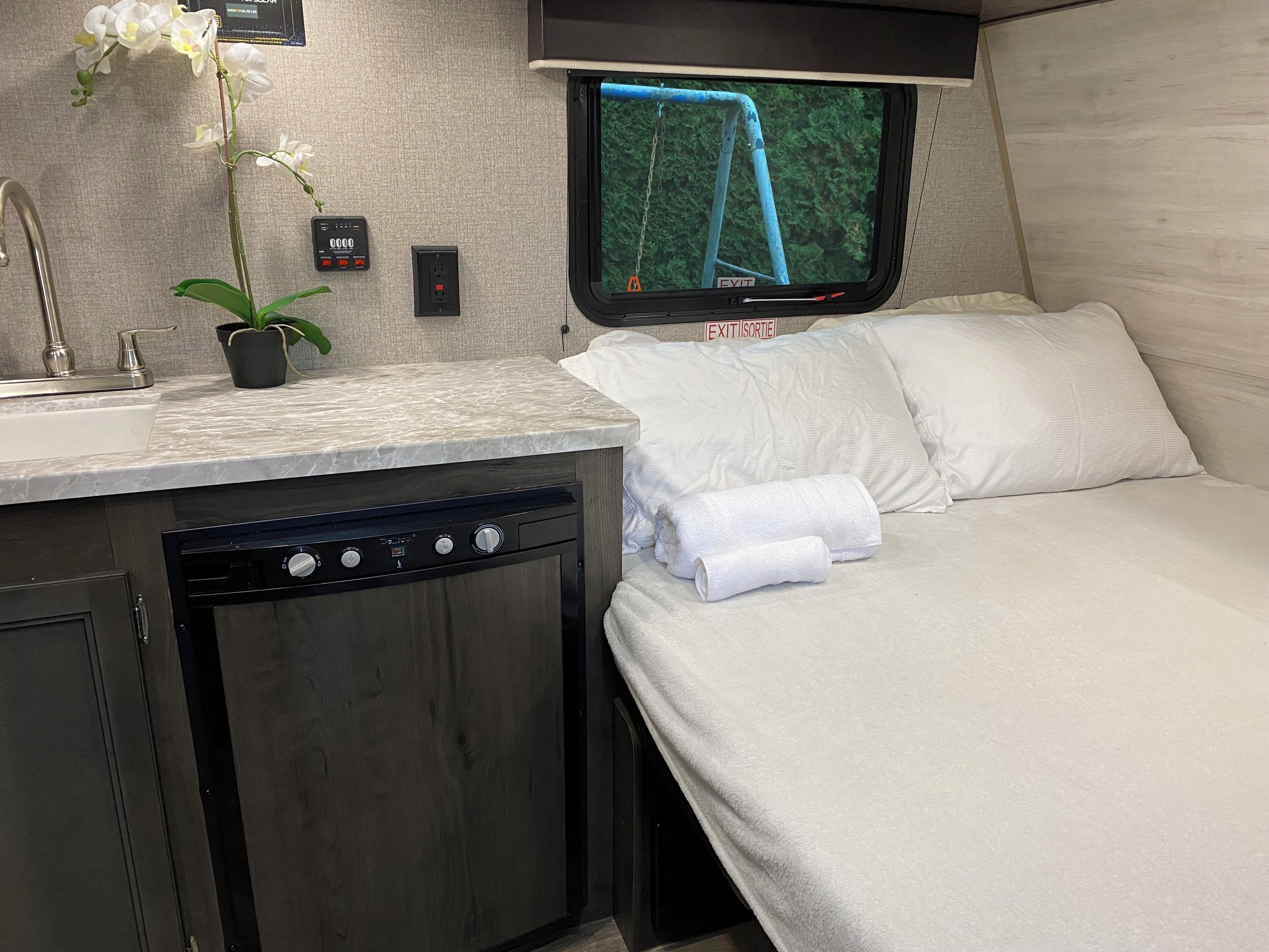 1 bedroom, desk, free WiFi, bed sheets