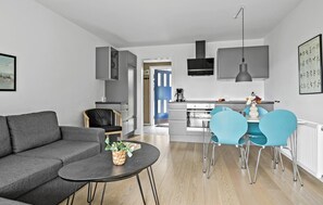 TV - Beautiful apartment in Nexø with WiFi (Nexø)