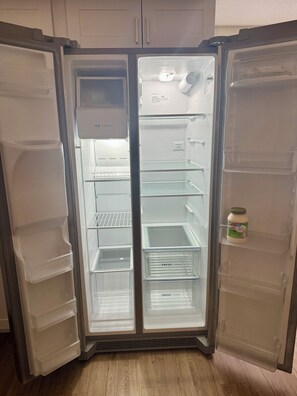 Interior - Charming fully remodeled  home with fenced pool in beautiful Peoria (Peoria)