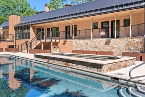 Unclassified image, 4 of 48, button