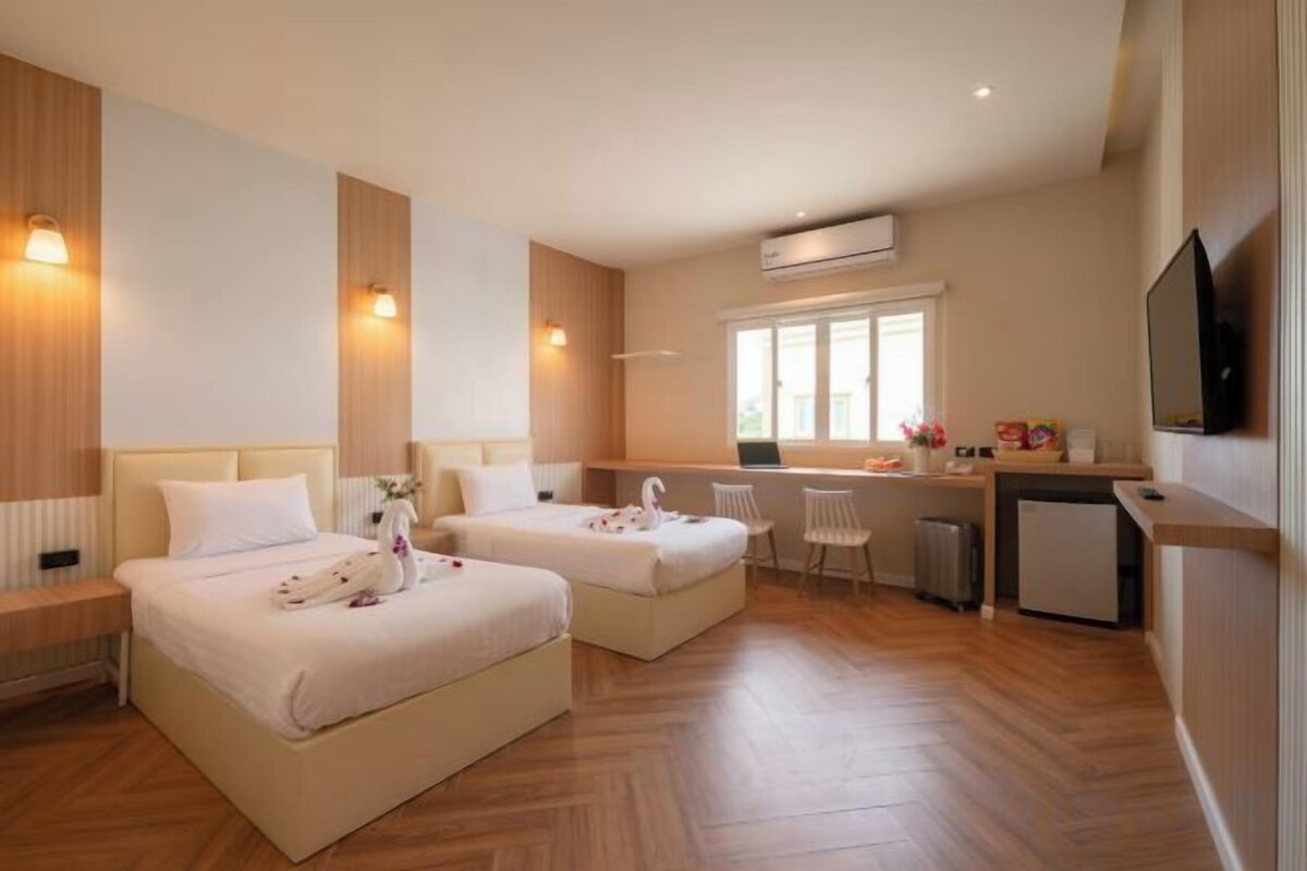 Minibar (free items), blackout drapes, soundproofing, WiFi (free)