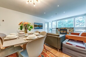 Dining - Acer Vacations | Clean Modern 2 Bedroom | Pool | Ski-in/Out | Greystone Lodge (Whistler)