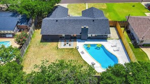 Exterior - Sinatra Fun 5BD Home Huge Pool Game Room (Round Rock)