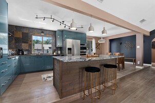 Casa conforto, sacada, vista para o jardim | Cozinha privada | Chaleira elétrica, torradeira