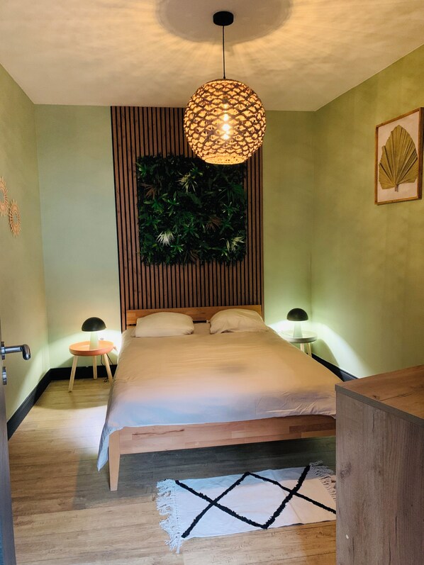 2 bedrooms, WiFi, bed sheets