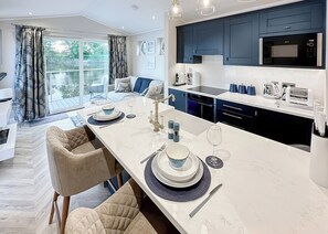 雪櫃、爐具、多士爐、廚房用具/餐具/器皿