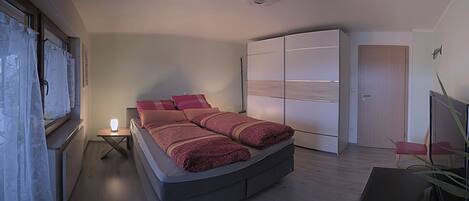 1 bedroom, WiFi, bed sheets