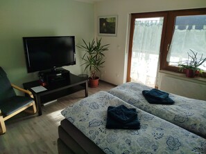 1 bedroom, WiFi, bed sheets - Spacious vacation apartment at the gateway to Franconian Switzerland  (Auerbach in der Oberpfalz)