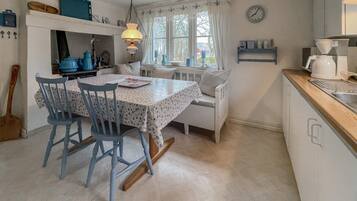 Réfrigérateur, plaque de cuisson, cafetiÚre/bouilloire