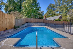 Pool - Columbus Oasis: Pool, Hot Tub & Family Fun! (Columbus)