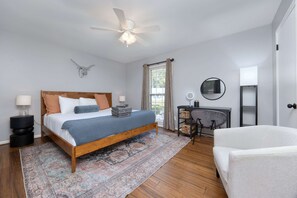 4 bedrooms, desk, iron/ironing board, travel cot - Columbus Oasis: Pool, Hot Tub & Family Fun! (Columbus)