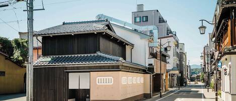 Traditioneel huis, 3 slaapkamers, niet-roken, keuken | Uitzicht op straat