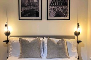 1 bedroom, iron/ironing board, WiFi, bed sheets - Cozy studio near train station
(Cambridge)