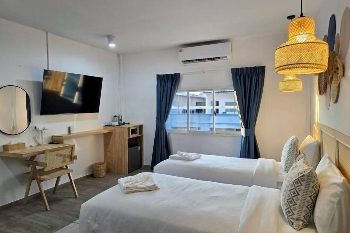 Free WiFi, bed sheets