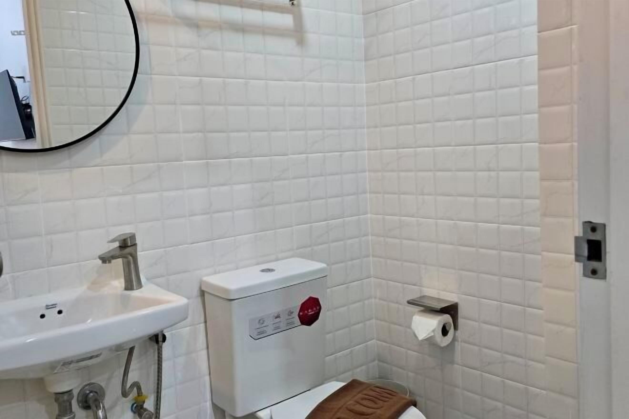 Sturta, snyrtivörur án endurgjalds, hárblásari, handklæði