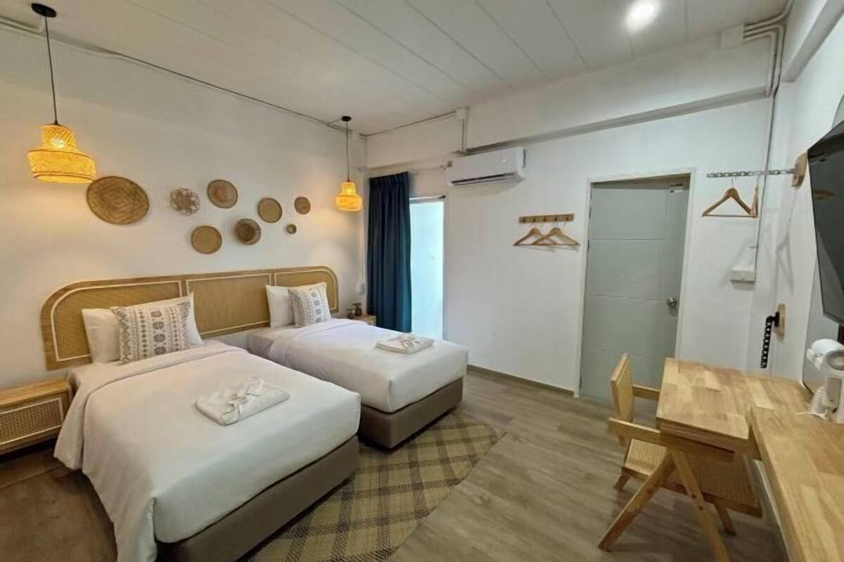 Free WiFi, bed sheets