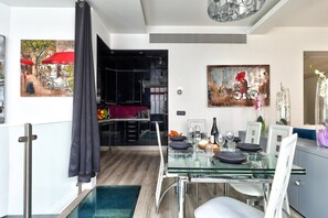 Dining - TheBlueStay 110 - Charming Duplex in Paris 17 (Paris)