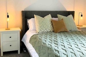1 chambre, bureau, fer et planche à repasser, Wi-Fi