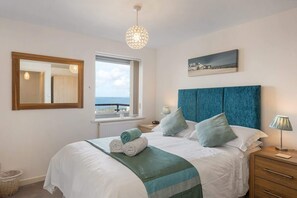 2 slaapkamers, een strijkplank/strijkijzer, reisbedje, wifi