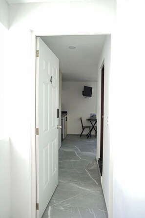Unclassified image, 3 of 20, button - Charming Executive Studio Invoice Available (San Luis Potosí)
