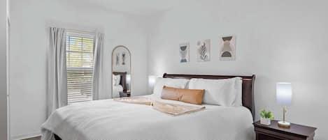 3 habitaciones, tabla de planchar con plancha, cuna de viaje y wifi
