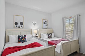 3 chambres, fer et planche à repasser, lit de bébé portatif, Wi-Fi