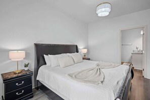 3 habitaciones, tabla de planchar con plancha, cuna de viaje y wifi 