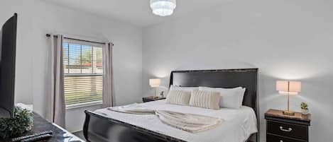3 habitaciones, tabla de planchar con plancha, cuna de viaje y wifi