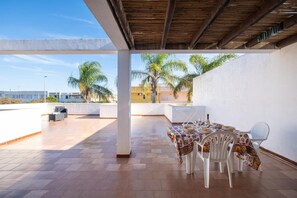Outdoor dining - Sirena Villa With Panoramic Terrace (San Foca)
