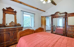 4 chambres, fer et planche à repasser, lit parapluie, Wi-Fi gratuit