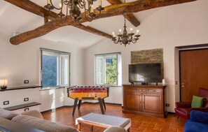 Game room - 4 bedroom stunning home in Tribogna (Tribogna)