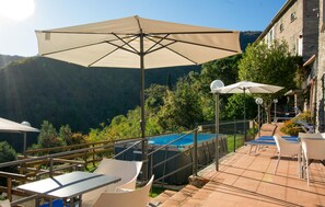 Outdoor dining - 4 bedroom stunning home in Tribogna (Tribogna)