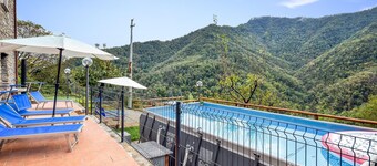 Fantastiskt hem med 4 sovrum i Tribogna