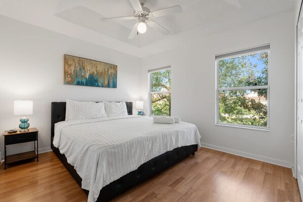 3 chambres, fer et planche à repasser, Wi-Fi gratuit