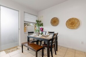 Dining - Cozy 3BDR House near Disney - AL (Kissimmee)