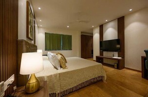 高级开间套房 | 埃及棉床单、高档床上用品、羽绒被、记忆海绵床垫