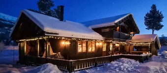 4 bedroom gorgeous home in Bjorli