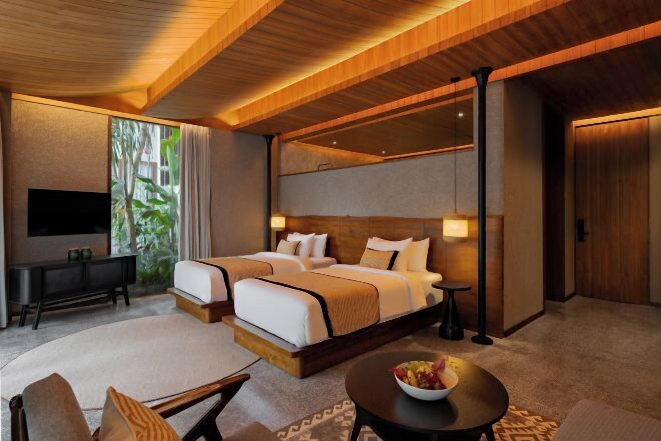 Premium bedding, pillowtop beds, in-room safe, desk