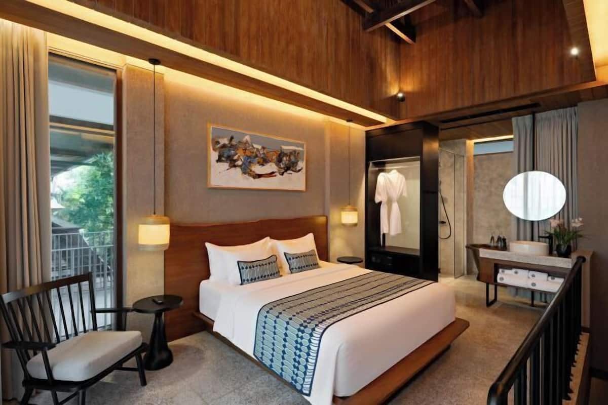 Premium bedding, pillow-top beds, in-room safe, desk
