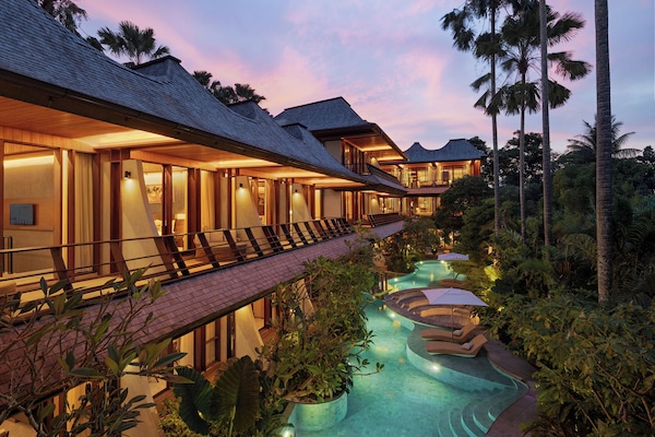 Kolam renang outdoor