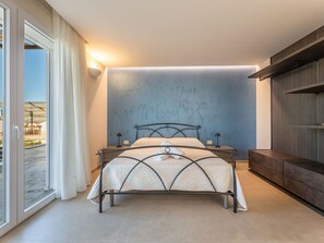 2 bedrooms, iron/ironing board, travel cot, free WiFi